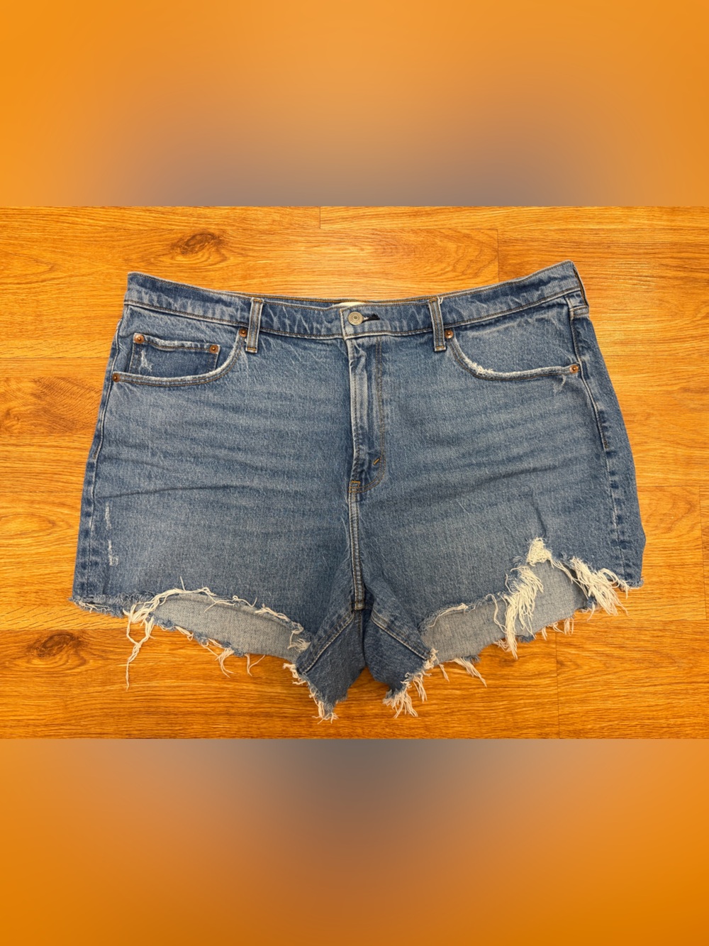 Abercrombie & Fitch High Rise 4 inch Mom Shorts